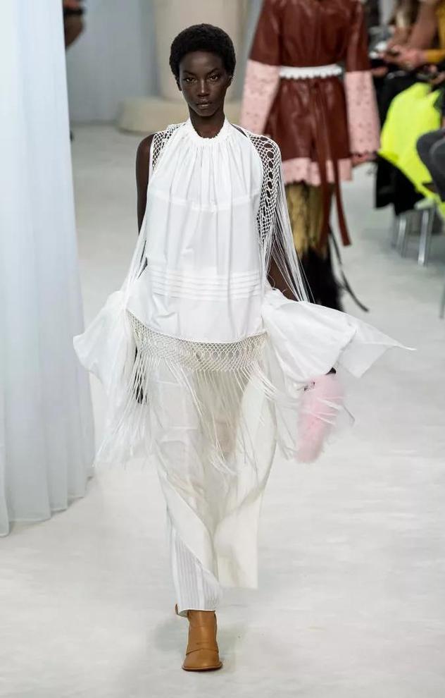 流苏搭载的三种服饰搭配,优雅减龄显气质,承包你整个春天的美