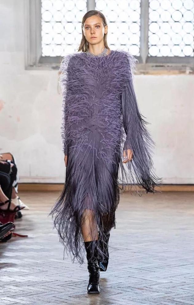 流苏搭载的三种服饰搭配,优雅减龄显气质,承包你整个春天的美