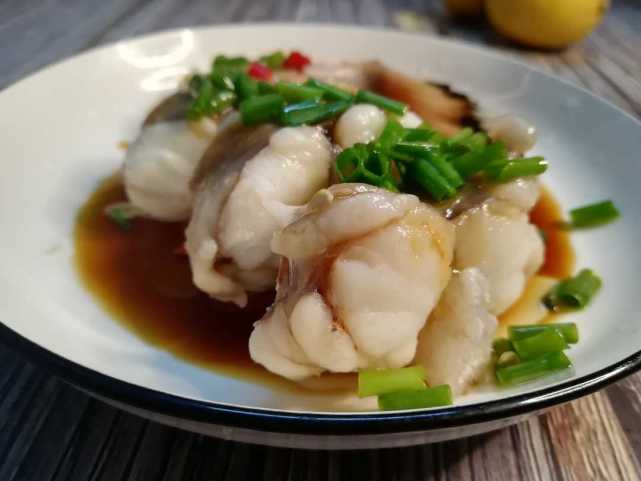 刺身,鮟鱧寿司,鮟鱧火锅都非常热门,鮟鱧鱼肝更是美其名为海中鹅肝