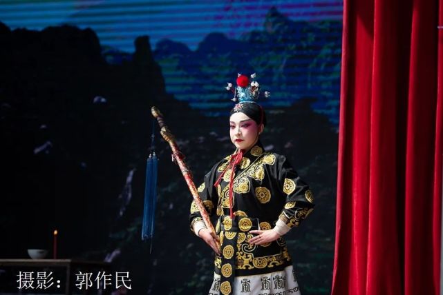 灵宝市蒲剧团的开台戏咬鸡