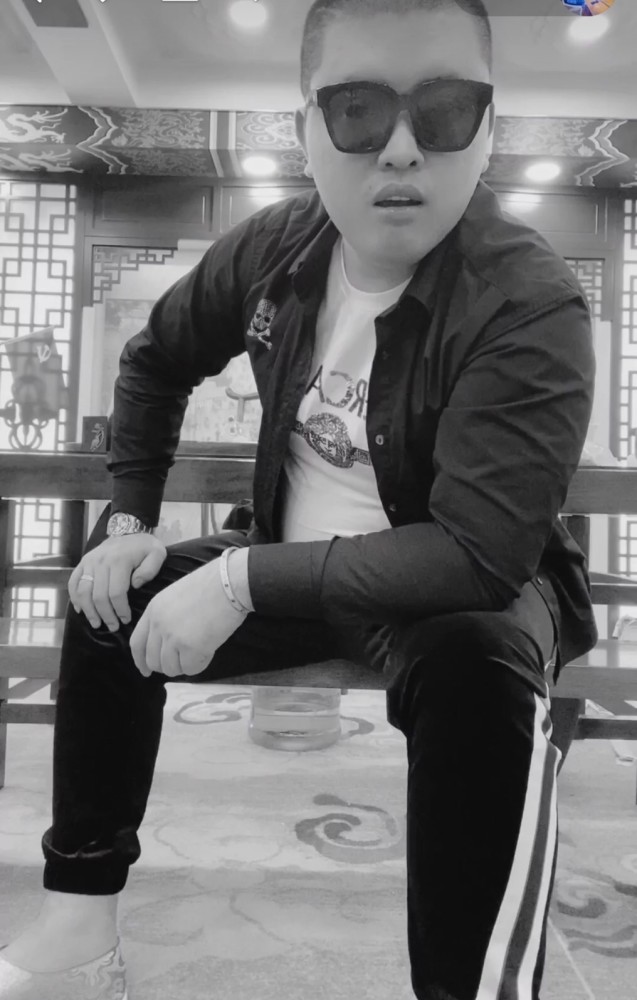 天津亿华哥发文怒怼散打哥今天发作品向散打哥宣战