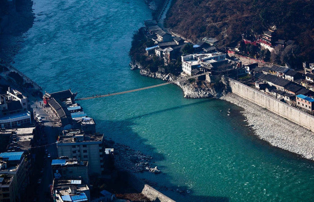 泸定桥景区明天恢复开放