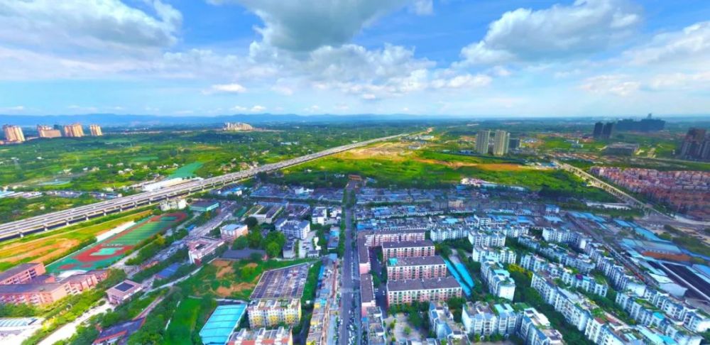 正位于万安南片区之内,据了解,成都第二家山姆会员店将于8月13日亮相