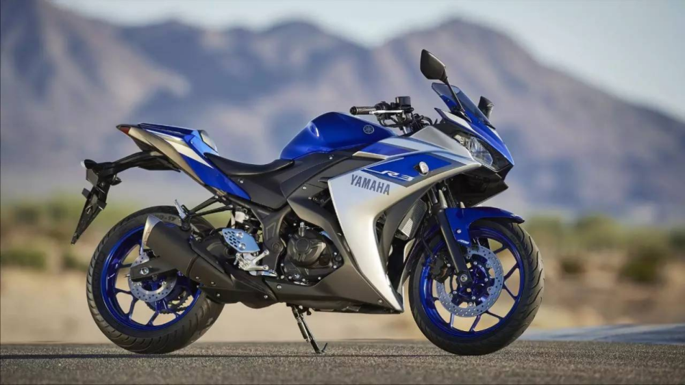 雅马哈yzfr3战斗十足300cc排量中性价比之王