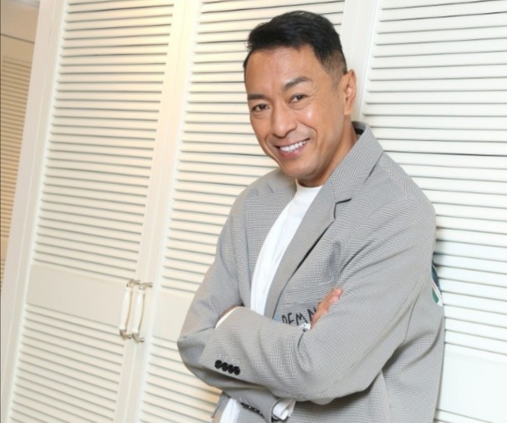 香港演员姜皓文幼时穷到兄妹分离得万梓良赏识步入演艺高峰