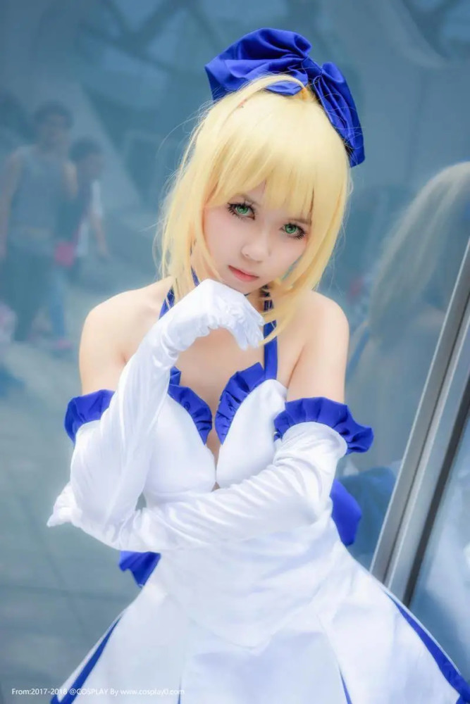 漫展场照清纯美女saber蓝百合白金xcosplay