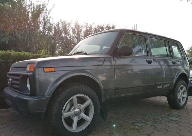 新款五门版拉达尼瓦亮相!就像放大版吉姆尼,越野比帕杰罗还给力