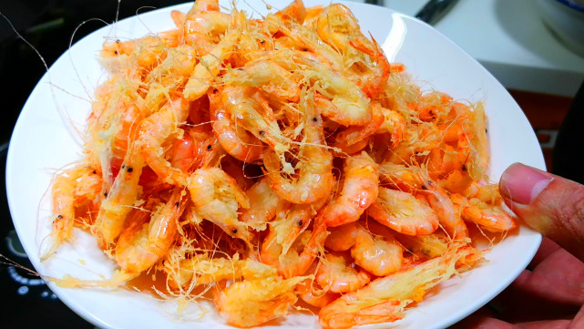 炸小河虾时,千万别直接下锅炸,多加这2步,出锅又香又酥,还没腥味