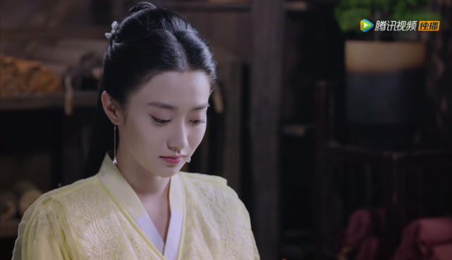 枕上书的女君橘诺年轻时有多美?7个造型衬托出她的肤白貌美