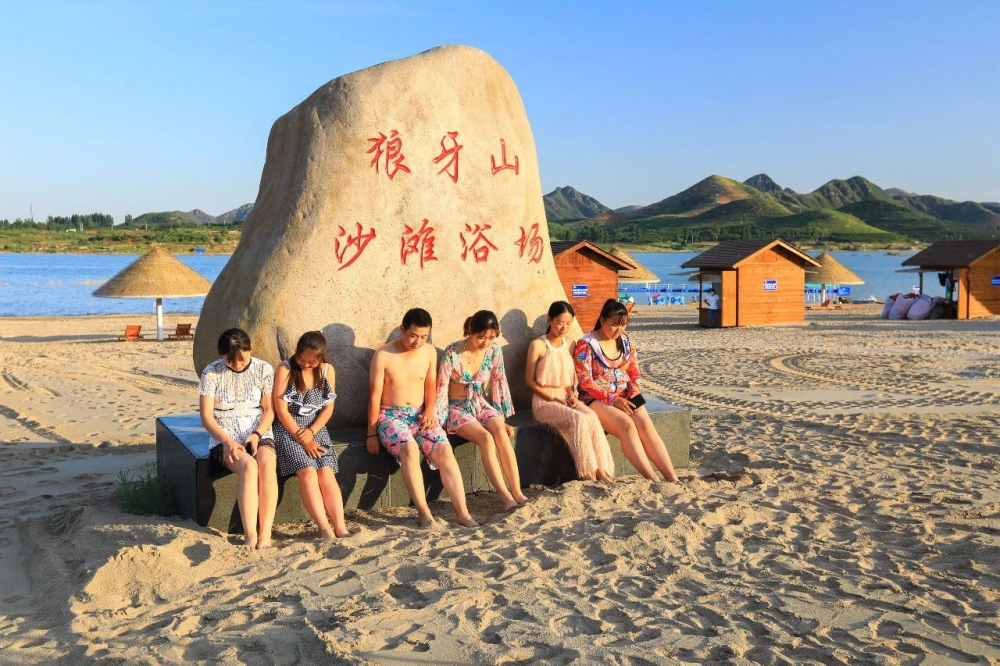 狼牙山的春天来了,花儿马上开!有你们才更精彩!