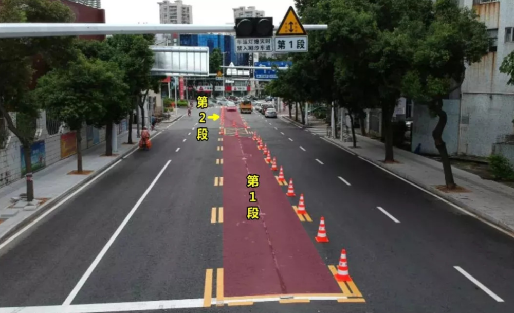 开车遇到锯齿车道怎么走?交警:这都不懂,10本驾照不够你扣分