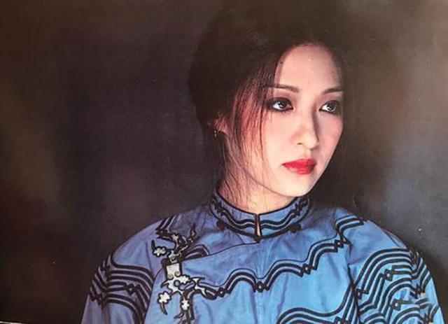 结婚3月便离婚,42岁生女却一直未再婚,前夫大肆批判她三十年