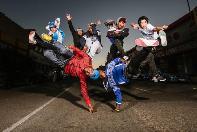 嘻哈街舞里面的bboy,特别是世界级的,神乎其技的存在!_腾讯新闻