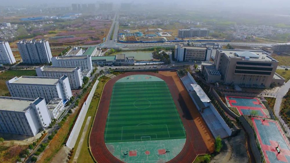 今天,换个角度看南职!_腾讯新闻