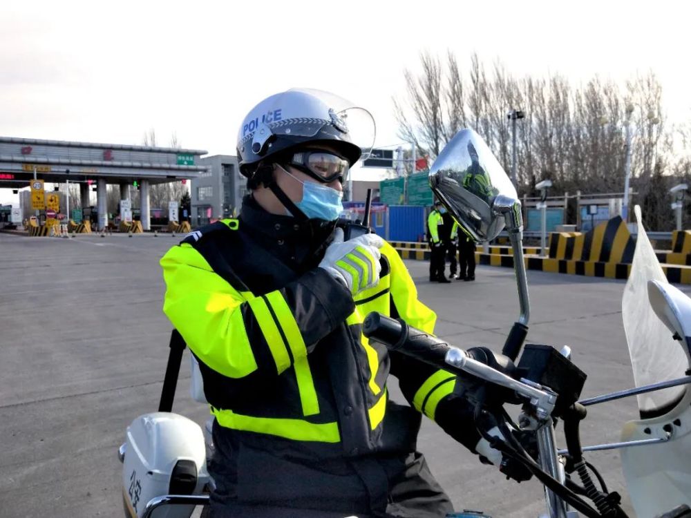 霸气开道超燃护航张家口交警守护英雄回家