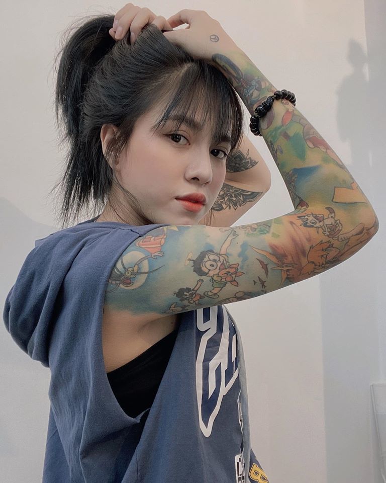 女孩18岁纹身被父母断生活费,如今成网红纹身师网友称想娶她