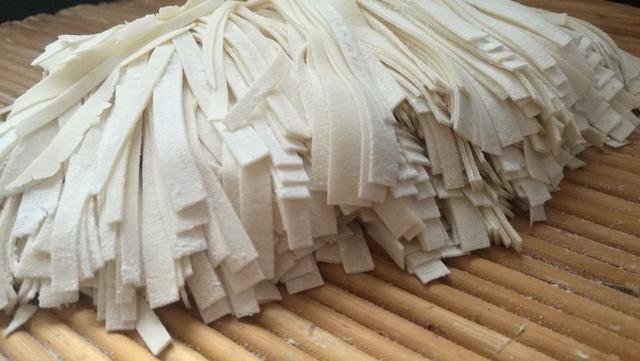 烫面,半烫面,发面,死面有什么区别?带你了解关于和面那些事儿