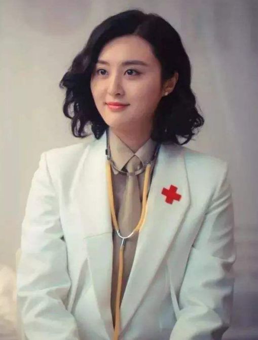 远征军女军医有多猛当哨兵击毙三名日军冒着炮火到前线救治