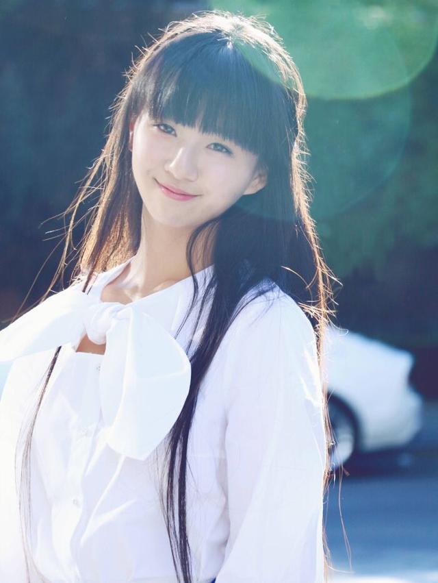 21岁"小彩旗"自从离开杨丽萍后,彻底放飞自我,婴儿肥的她,如今又跳舞