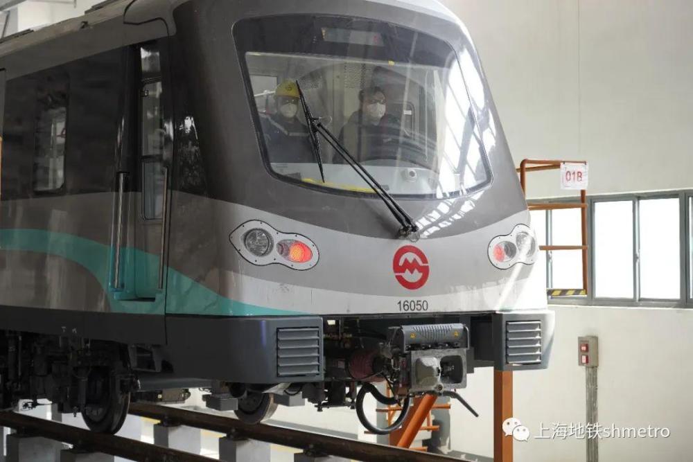 轨交16号线首列6节编组增购新车下周一投运运行间隔缩短