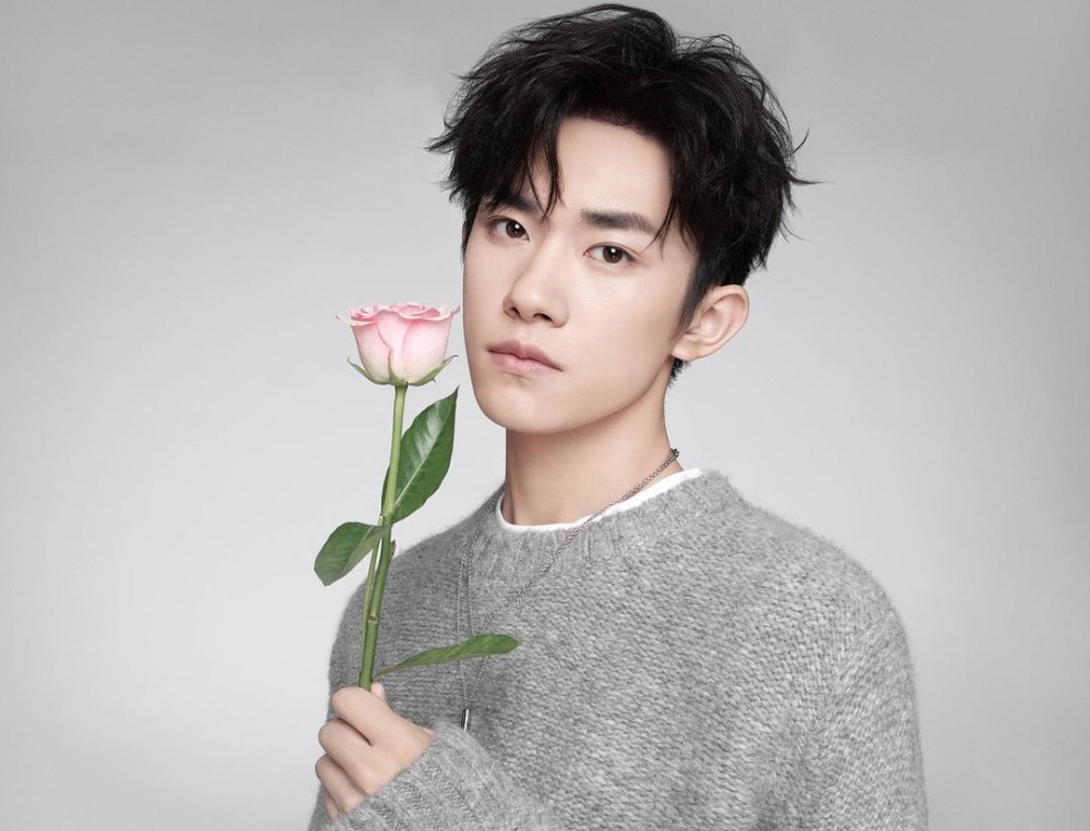 易烊千玺|易烊千玺，该考虑给你的“小可爱”发锦旗了！