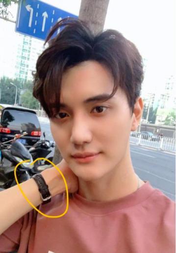 小五刚曝恋情,其前女友晒聊天记录亲密照,力证张檬又当小三?