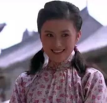 反而这时候王琦倒是显得不温不火了,出演过《铁梨花》,《蓝蝶之谜》