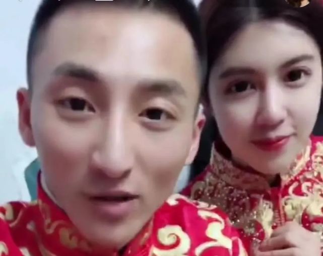 打开腾讯新闻,查看更多图片 >晚上铁岭小辉继续在大山里直播,他坦言说