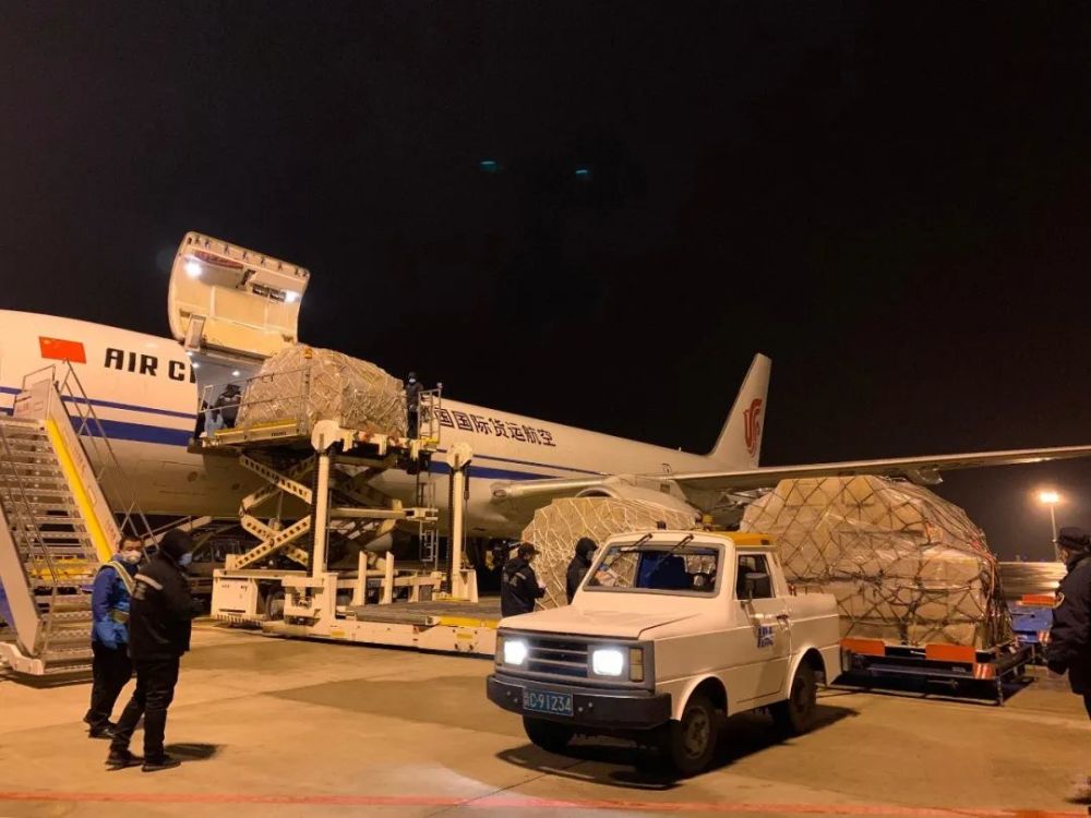 卓尔大别山公司的员工一天要奔波十几个小时,辗转机场,黄州,罗田,浠水