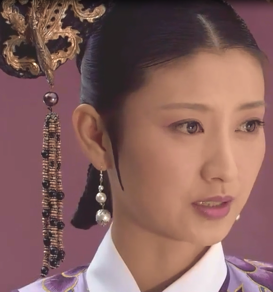 甄嬛传:吃虱子的芳贵人,可从哪里看出雍正之前很宠她呢