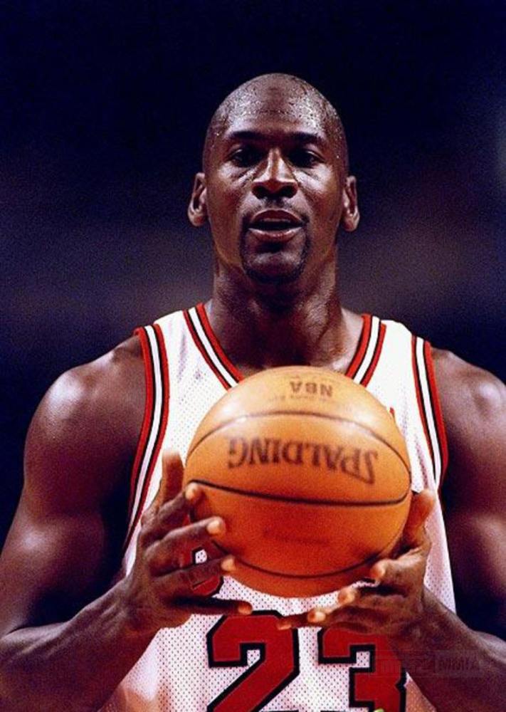 摩西-马龙 5.乔丹 6.j博士欧文 7.托马斯 8.奥拉朱旺 9.沃西  10.