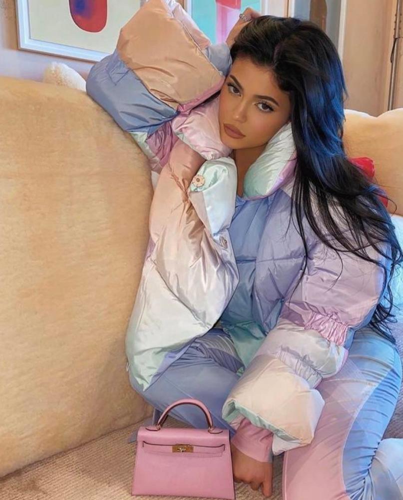 凯莉詹纳跟肯豆吵架同父异母姐姐出面调解姐妹们渴望在一起