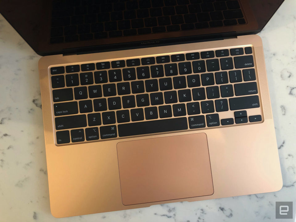 新款macbook Air上手初体验 键盘体验满分操作偶有卡顿 腾讯新闻