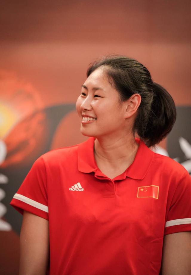 中国女排颜妮:努力让你更幸运,也变得更美好_腾讯新闻