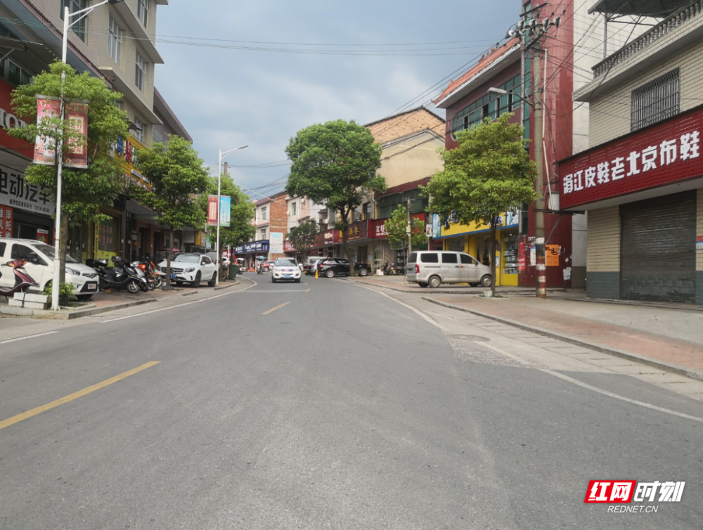 醴陵东富:取缔马路市场 整治顽瘴痼疾