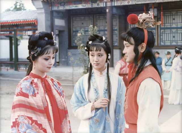 一曲断相思抛妻绝红尘红楼梦主的作风为何受万千读者青睐