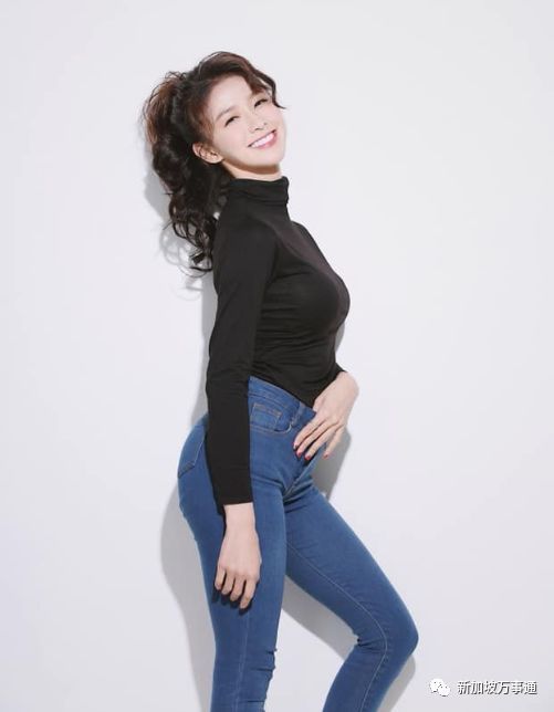 让人看了就感觉非常甜蜜,怪不得以前的她被称为"氧气少女".