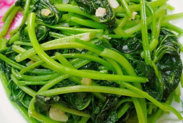 为什么你炒任何青菜都会变色 现在就告诉你怎么炒都是青色不变色