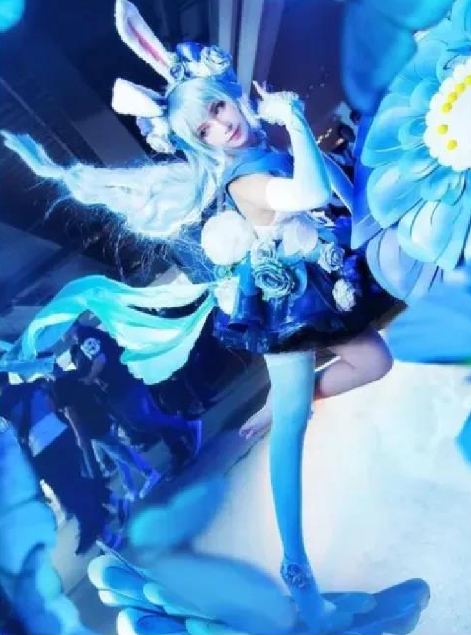 小姐姐光脚cos公孙离踮起脚尖那一刻漫迷们全都沸腾了