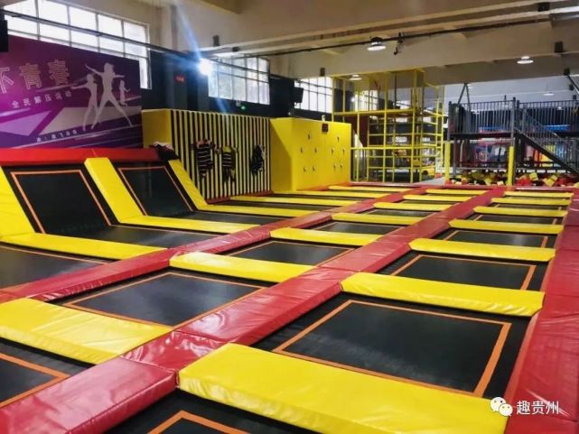 吓到空中飞人蹦床公园(图片来源于网络)非会员220单人不限时票价参考