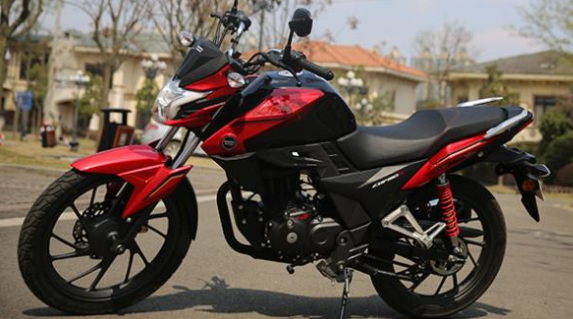 本田全新入门级街车,满油能跑500km,国四排放,0.95万