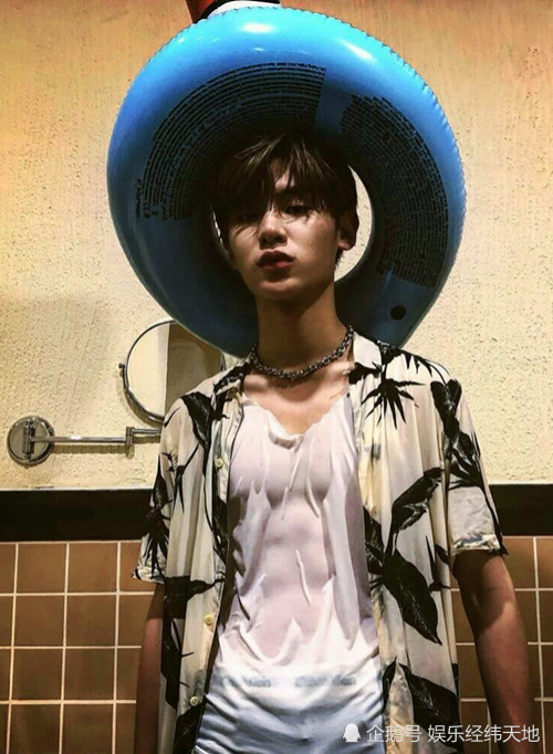 有种"魅力"叫炫腹肌,李现,朱正廷还好,看到郭麒麟:深藏不露|郭麒麟