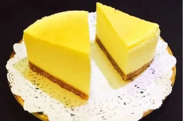 如何用蜂蜜在蛋糕上写字 有哪些需要注意的问题 答案在这里 蜂蜜 蛋糕