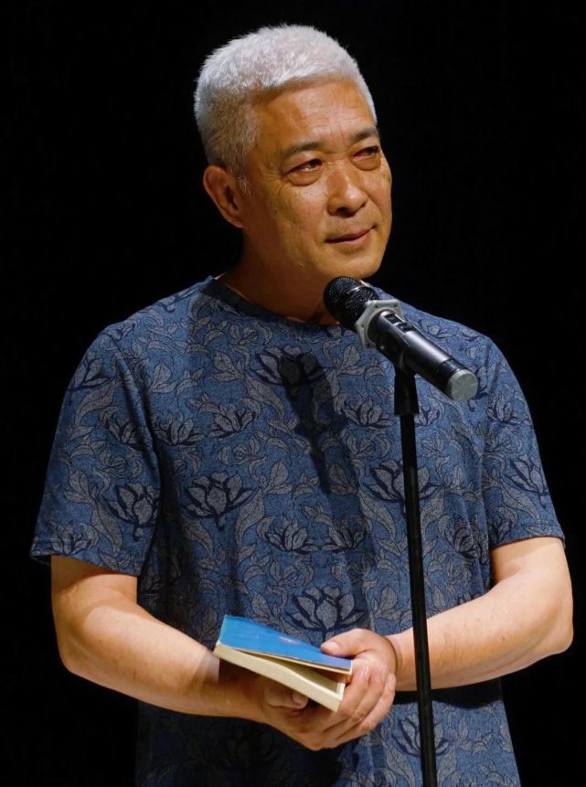 从中戏教师到成功商人再到名导演,他的人生太传奇