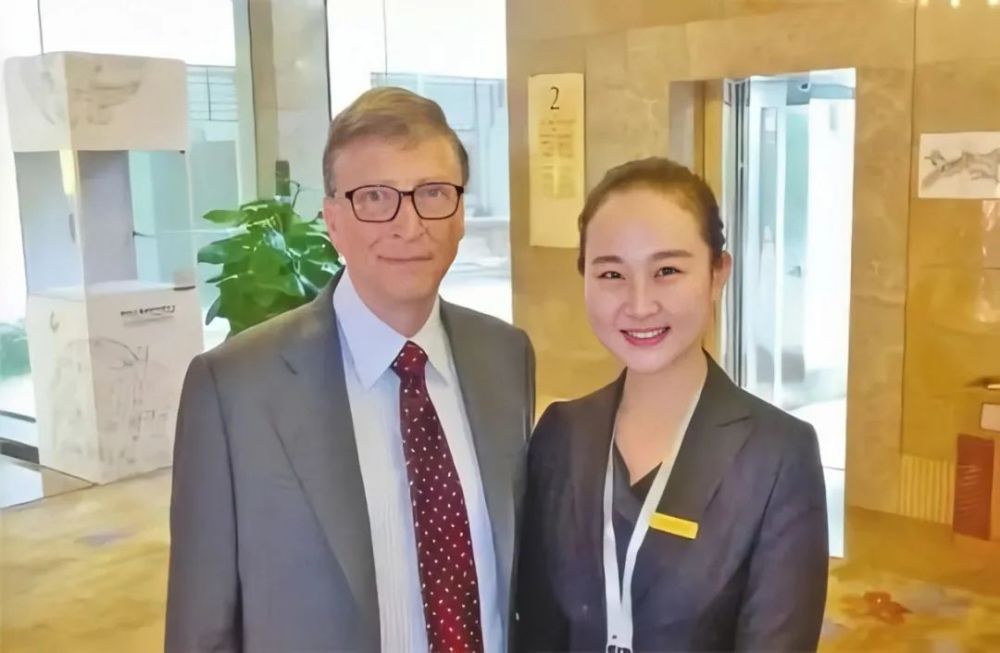 比尔盖茨中国籍贴身翻译科普普通人的英语如何能像她一样好