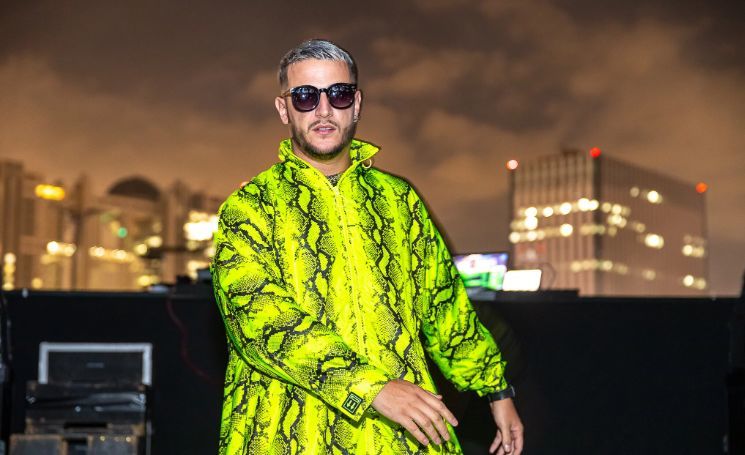 djsnake正在利用和冠状病毒有关的声音采样制作新单曲