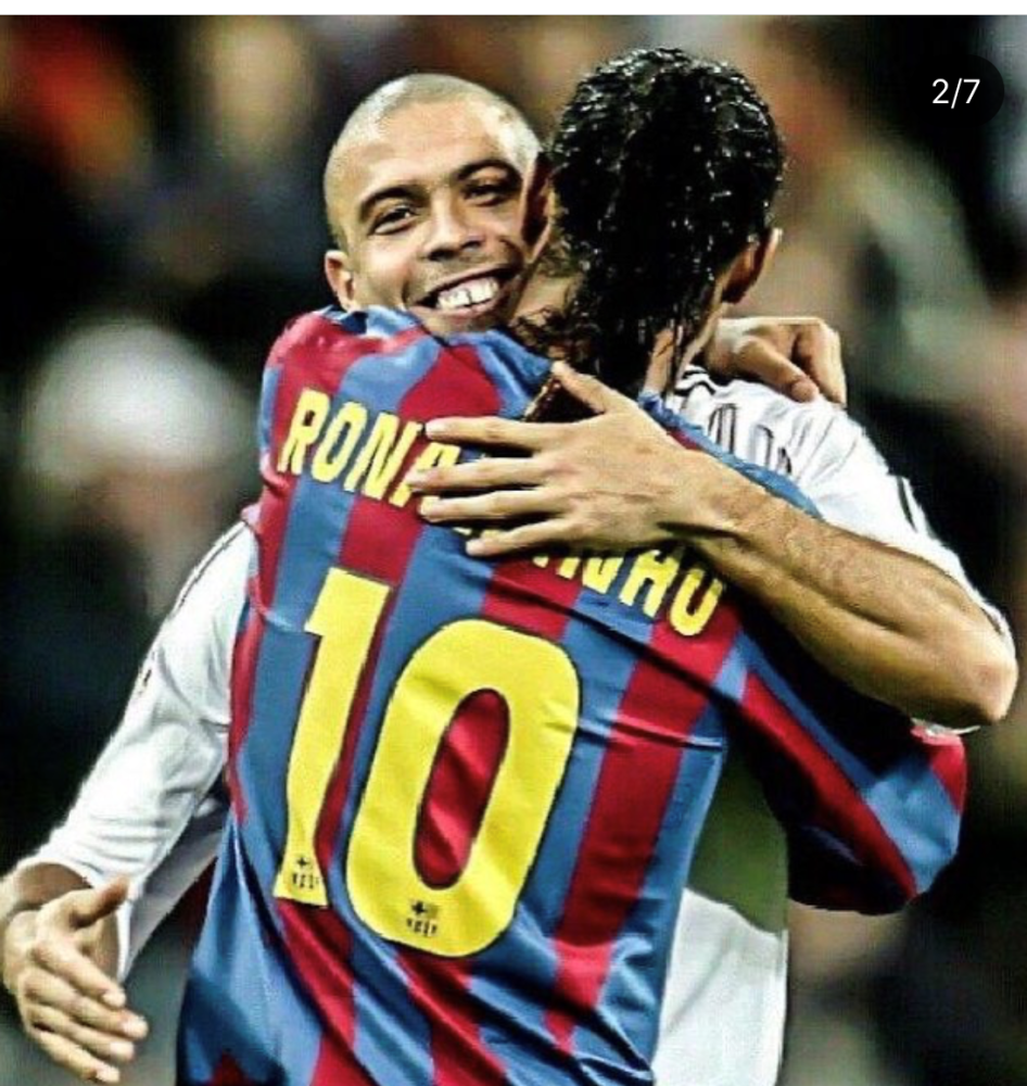 小罗40岁生日照片曝光监狱中吃烧烤大餐大罗送祝福他却还在笑