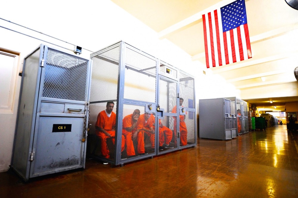 美国一囚犯确诊继续在监狱隔离监管局称不隔离有风险的囚犯因为太多了