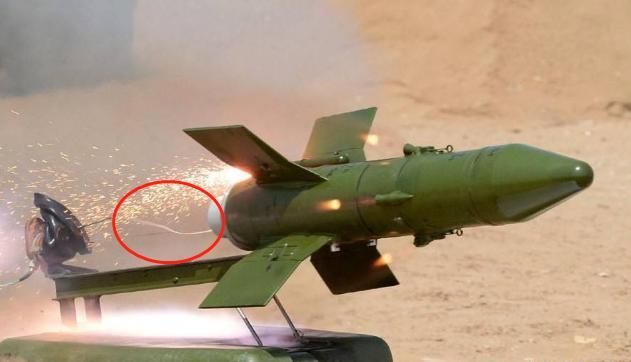 一发入魂重型鱼雷是舰艇的噩梦为什么发射后还拖着一根绳子