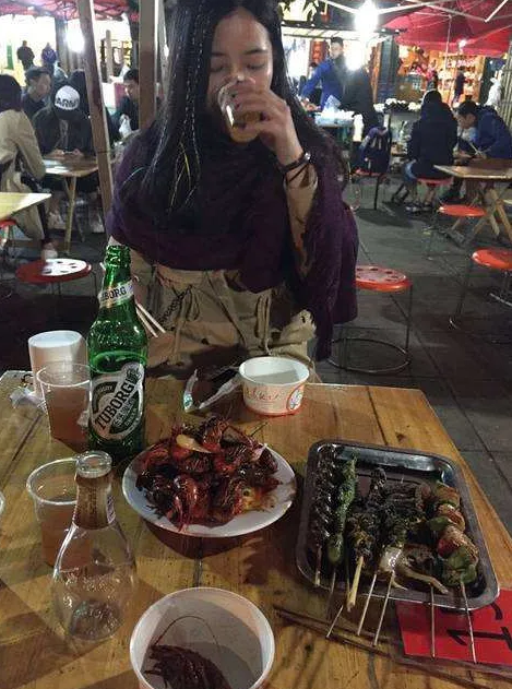 和异性去吃烧烤,聪明男生会点这4种菜,女生想吃却"不好意思点"